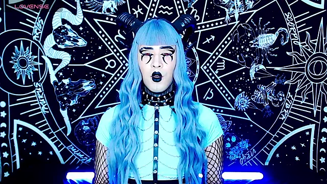 naomi satan online show from 10/08/25, 10:51