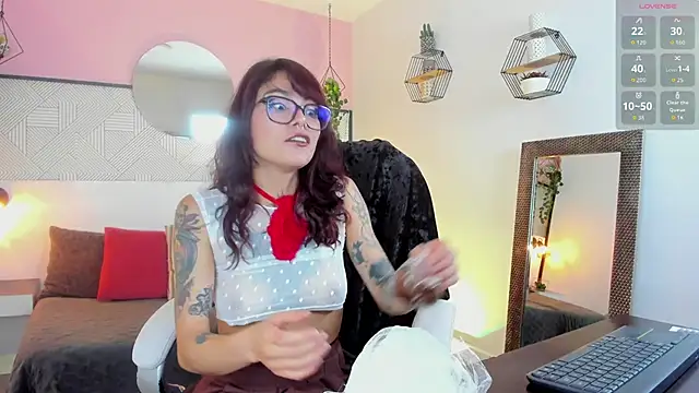 Snapshot of Esmeralda_CO chatting on 10/23/25, 12:59 Esmeralda CO online show from 10/23/25, 12:59