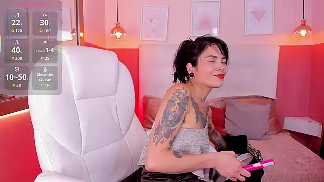 Snapshot of Esmeralda_CO chatting on 11/19/25, 05:02 Esmeralda CO online show from 11/19/25, 05:02