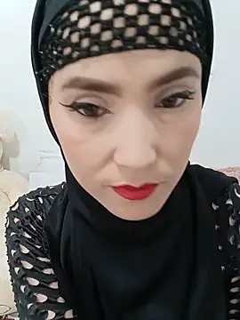 Snapshot of jamila_zair chatting on 06/12/26, 01:21 jamila zair online show from 06/12/26, 01:21