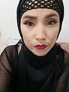 Snapshot of jamila_zair chatting on 06/18/26, 03:38 jamila zair online show from 06/18/26, 03:38