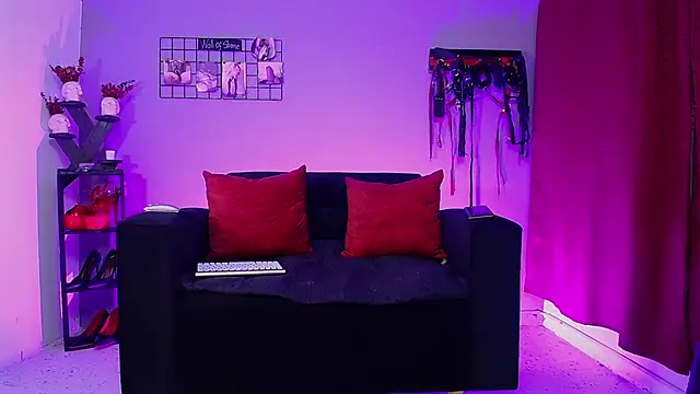 Daphne Clarke online show from 10/14/25, 10:05