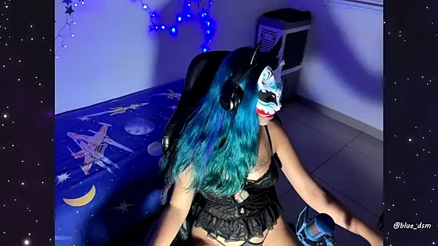 Snapshot of bluesubmissive chatting on 05/28/26, 02:09 bluesubmissive online show from 05/28/26, 02:09