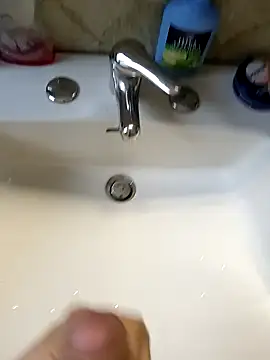 Snapshot of Empi19cm chatting on 09/17/25, 05:42 Empi19cm online show from 09/17/25, 05:42