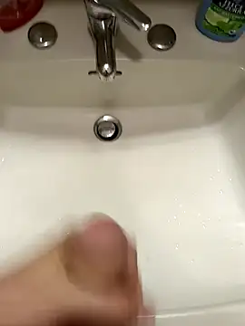 Snapshot of Empi19cm chatting on 09/18/25, 05:09 Empi19cm online show from 09/18/25, 05:09