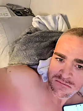 Snapshot of Dallasbest214 chatting on 10/28/25, 08:22 Dallasbest214 online show from 10/28/25, 08:22