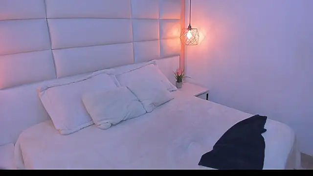 Salome Smitth 1 online show from 04/08/26, 08:42