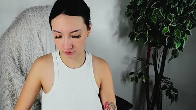 EileenMoores online show from 10/01/25, 12:11