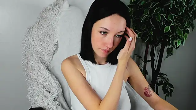 EileenMoores online show from 10/04/25, 08:12