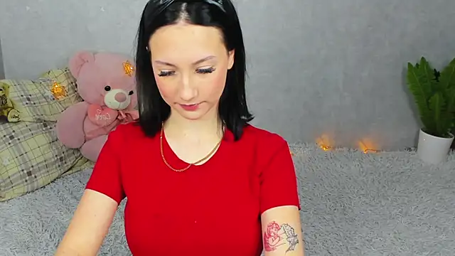 EileenMoores online show from 11/26/25, 02:40