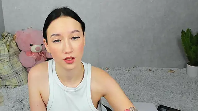 EileenMoores online show from 11/28/25, 07:44