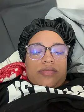 Snapshot of angels_evil chatting on 12/01/25, 12:54 angels evil online show from 12/01/25, 12:54