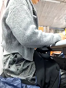 irina hana online show from 11/19/25, 01:05