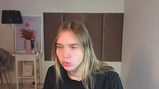 Snapshot of Vel1ka chatting on 12/01/25, 04:39 Vel1ka online show from 12/01/25, 04:39