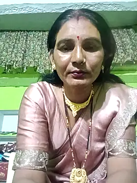 Snapshot of ZIVAA chatting on 04/20/26, 04:21 ZIVAA online show from 04/20/26, 04:21