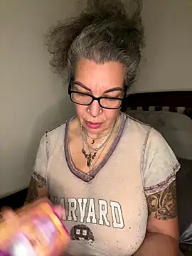 dieseldame1313 online show from 09/18/25, 08:49