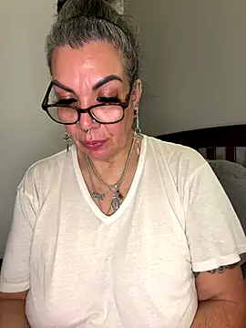 dieseldame1313 online show from 11/06/25, 01:50