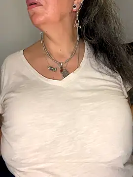 dieseldame1313 online show from 12/03/25, 03:03