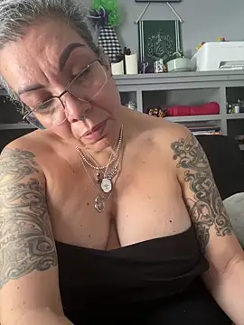 dieseldame1313 online show from 02/13/26, 04:47