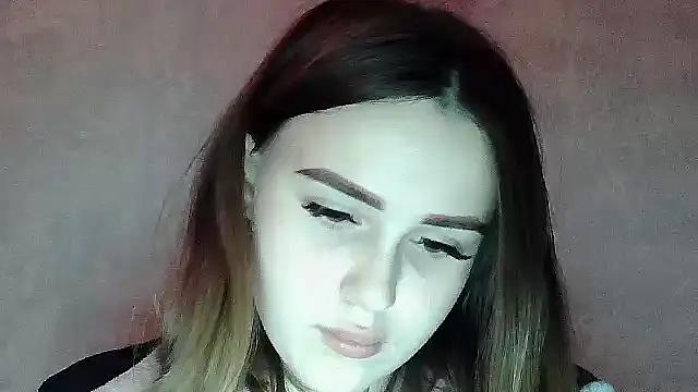 SweetLoraa online show from 12/01/25, 05:18