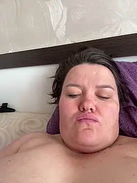 SunnyLeila2101 online show from 04/15/26, 07:37