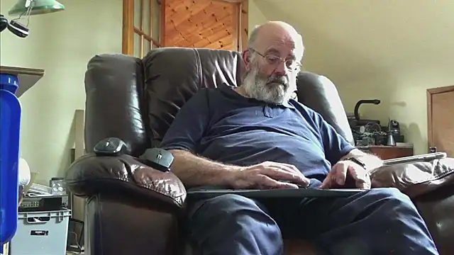 janzer13 online show from 09/23/25, 02:31