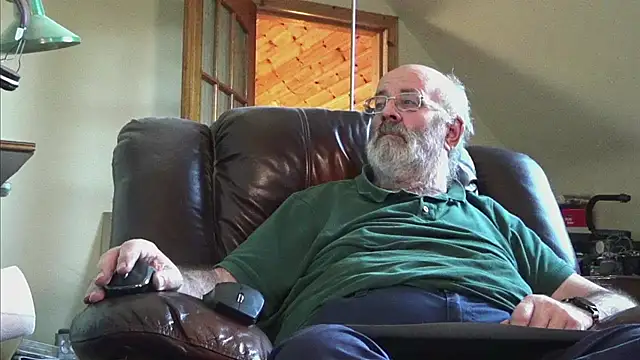 janzer13 online show from 12/04/25, 01:53