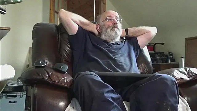 janzer13 online show from 12/18/25, 01:39