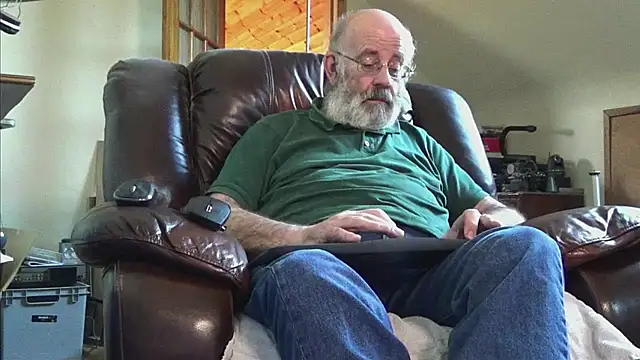 janzer13 online show from 12/19/25, 02:13