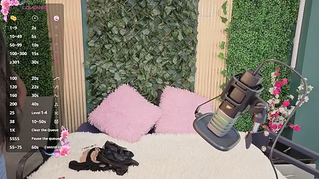 MihaCarther online show from 10/04/25, 01:31