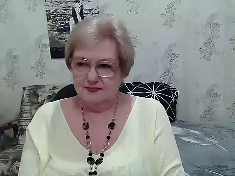 Snapshot of Renata62011 chatting on 04/18/26, 11:03 Renata62011 online show from 04/18/26, 11:03