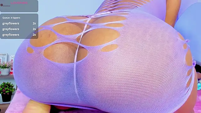 Snapshot of bell_popperr_ chatting on 11/24/25, 11:21 bell popperr online show from 11/24/25, 11:21