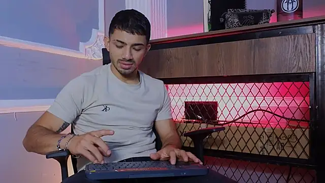 ArturoCardona  online show from 01/06/26, 03:38