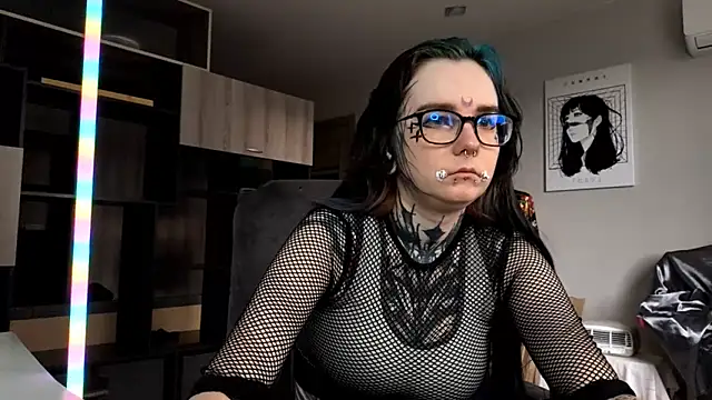 HighelikeGirl online show from 10/24/25, 07:05