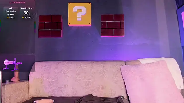 Zoe Ruiiz online show from 12/17/25, 10:38