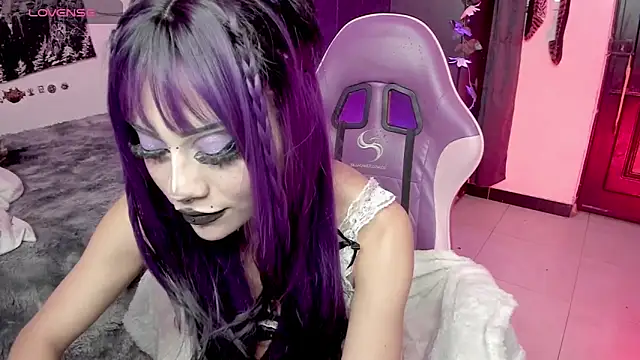 Snapshot of GothKitten666 chatting on 06/14/26, 06:15 GothKitten666 online show from 06/14/26, 06:15