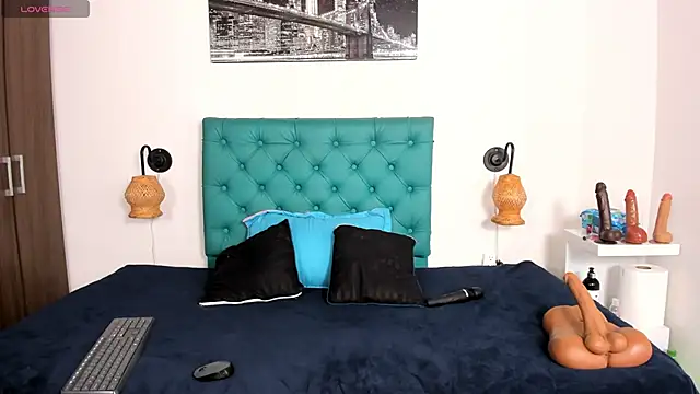 Snapshot of juliana_13 chatting on 11/06/25, 07:15 juliana 13 online show from 11/06/25, 07:15