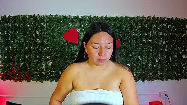 BellaRoux1 online show from 02/18/26, 12:12