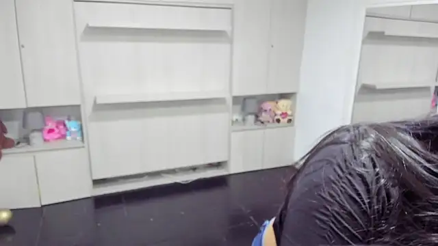 LilyWhitney online show from 04/18/26, 04:05