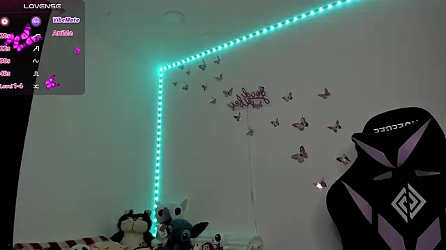 Snapshot of tiffany_sofia_1 chatting on 11/11/25, 09:37 tiffany sofia 1 online show from 11/11/25, 09:37