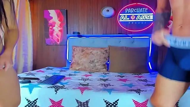 Snapshot of dereck_and_julie chatting on 09/28/25, 08:14 dereck and julie online show from 09/28/25, 08:14