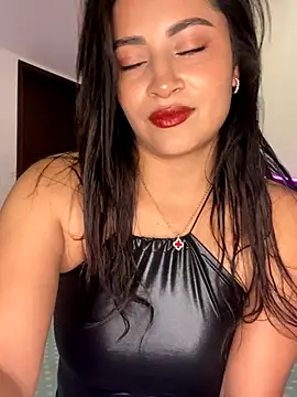 Snapshot of MiaAlarie chatting on 10/10/25, 04:22 MiaAlarie online show from 10/10/25, 04:22