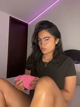 MiaAlarie online show from 02/13/26, 08:10