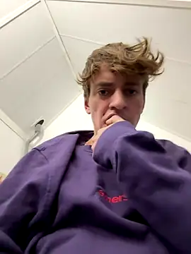 hottest23 online show from 12/02/25, 02:01