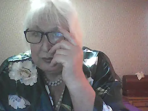 Alexia64231 online show from 10/20/25, 05:41