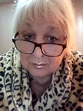 Alexia64231 online show from 10/28/25, 07:34