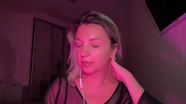 Snapshot of Beautysoul_ chatting on 09/10/25, 06:19 Beautysoul online show from 09/10/25, 06:19