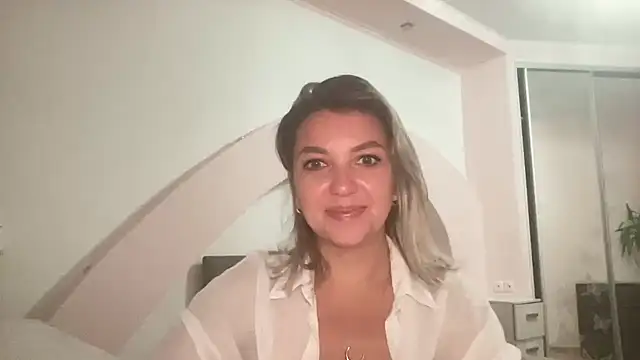 Snapshot of Beautysoul_ chatting on 09/22/25, 04:31 Beautysoul online show from 09/22/25, 04:31