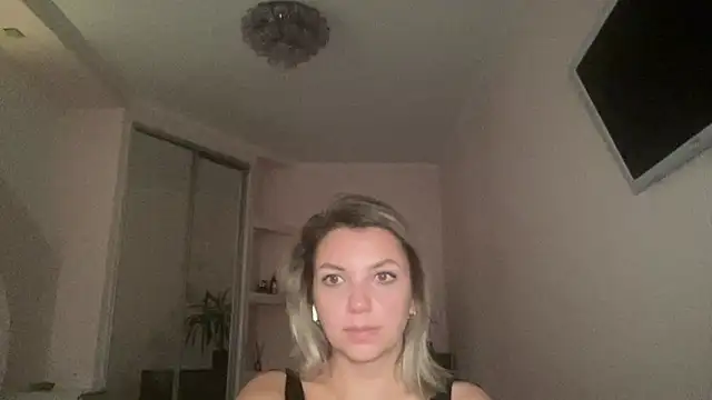 Snapshot of Beautysoul_ chatting on 10/03/25, 07:55 Beautysoul online show from 10/03/25, 07:55