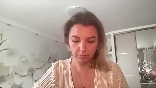 Snapshot of Beautysoul_ chatting on 10/05/25, 12:36 Beautysoul online show from 10/05/25, 12:36